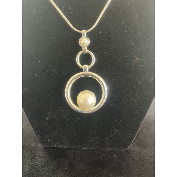 White House Black Market Silver-tone Necklace with Circle & Faux Pearl Charm - Picture 1 of 4
